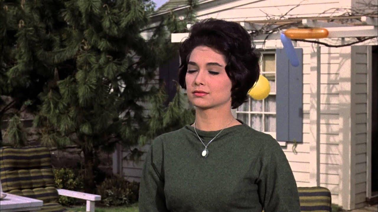 Alfred Hitchcock: The Masterpiece Collection "The Birds" Now on Blu-ray