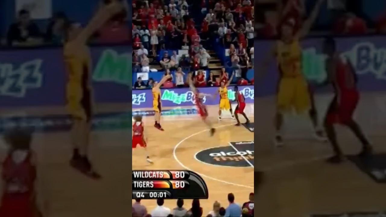 Throwback to this WILD game winner 🤯 #nbl #hoops #gamewinner #nba