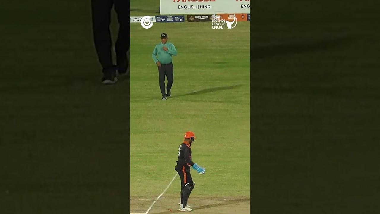 One wrong move… and it’s curtains😮‍💨