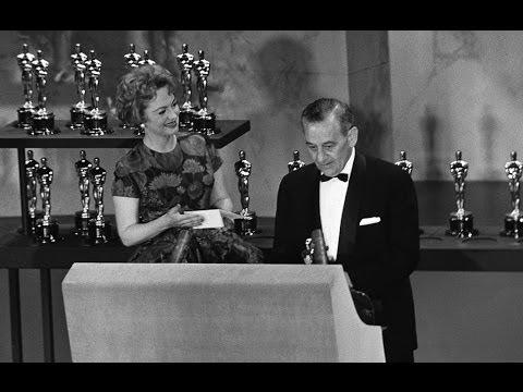 Hugh Griffith Wins Supporting Actor: 1960 Oscars