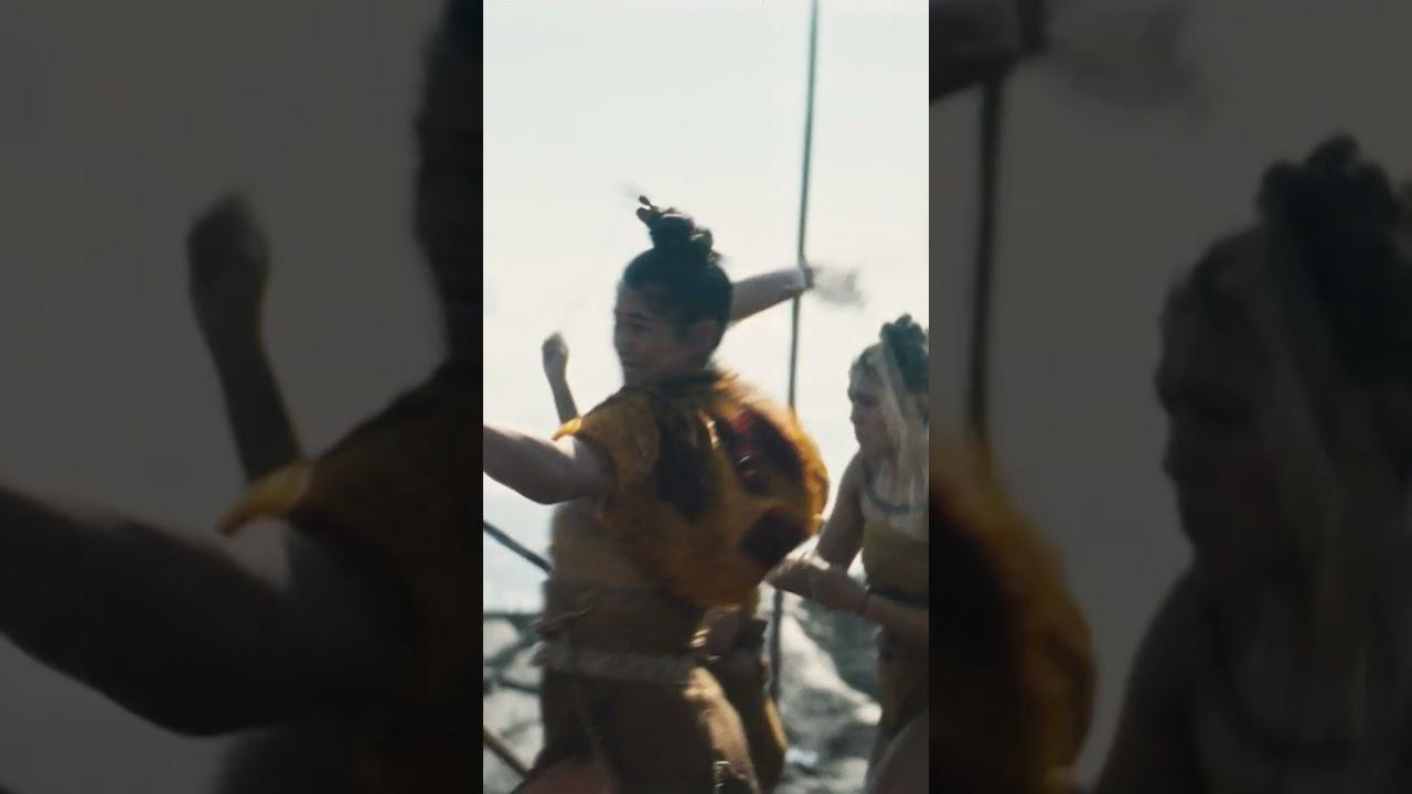 Premieres in three days. ʻEkolu lā a i ka hōʻike mua