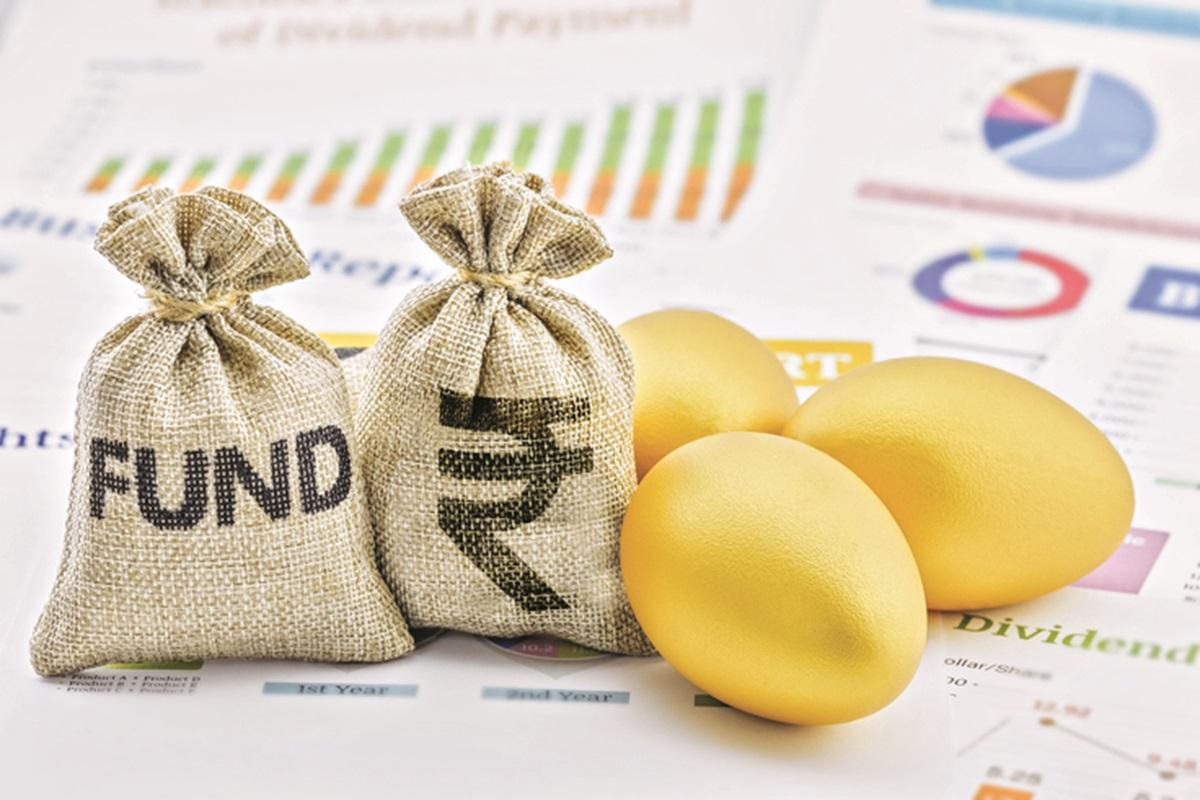 Investors ka mood thoda down, flexi-cap ne maar diya crown