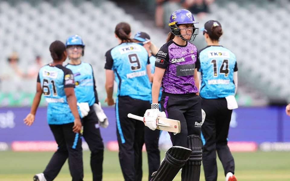 WBBL Match 14: Hobart Hurricanes vs Adelaide Strikers Clash