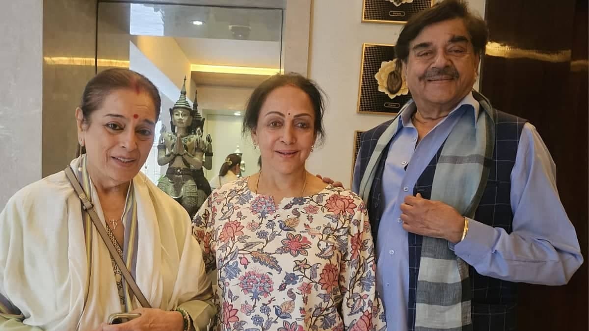 Shatrughan Sinha Checks on Dharmendra, Epic Birthday Ahead