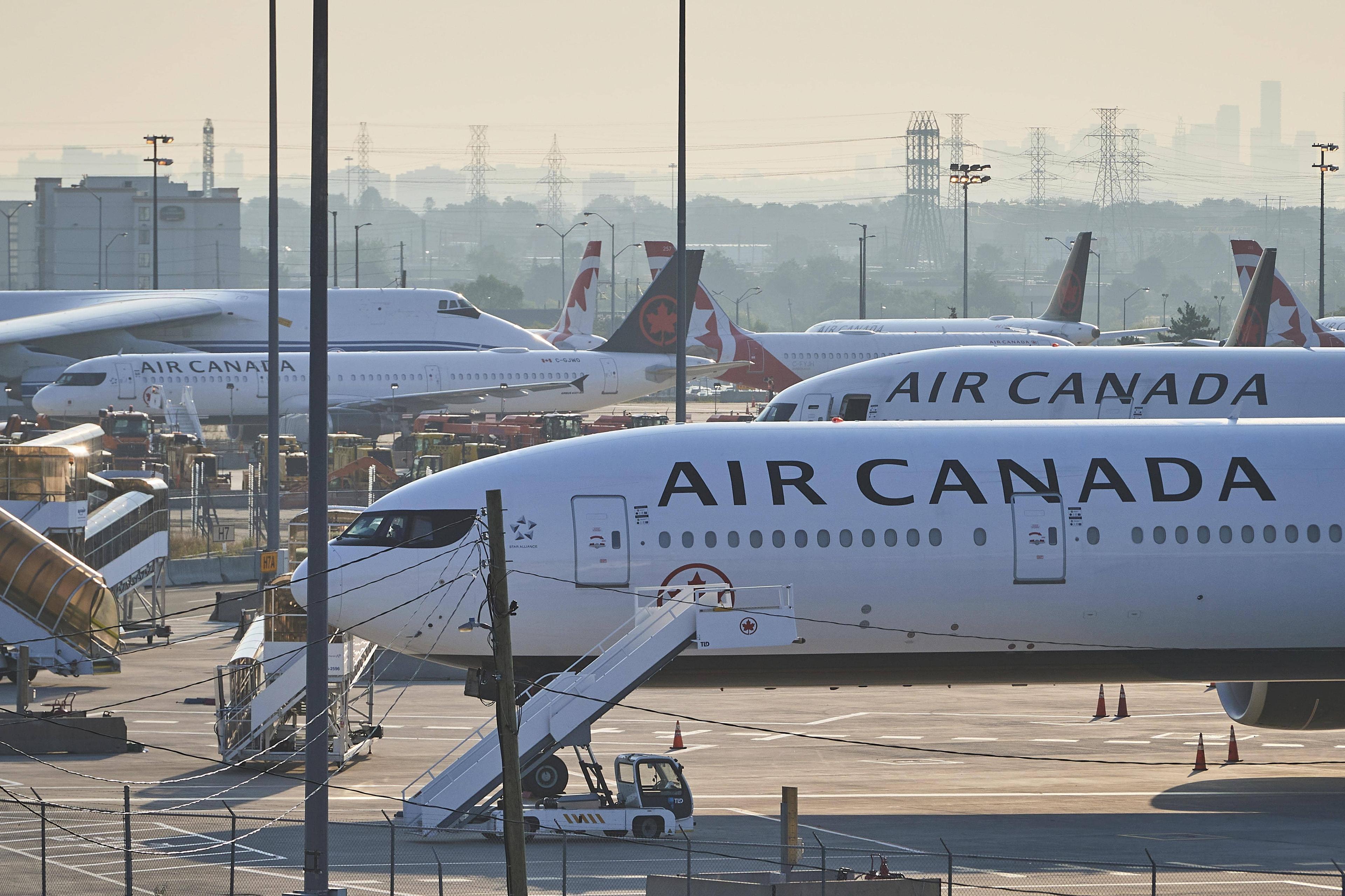 Magical ₹5000 Off: Air Canada's Black Fly-Day Adventure