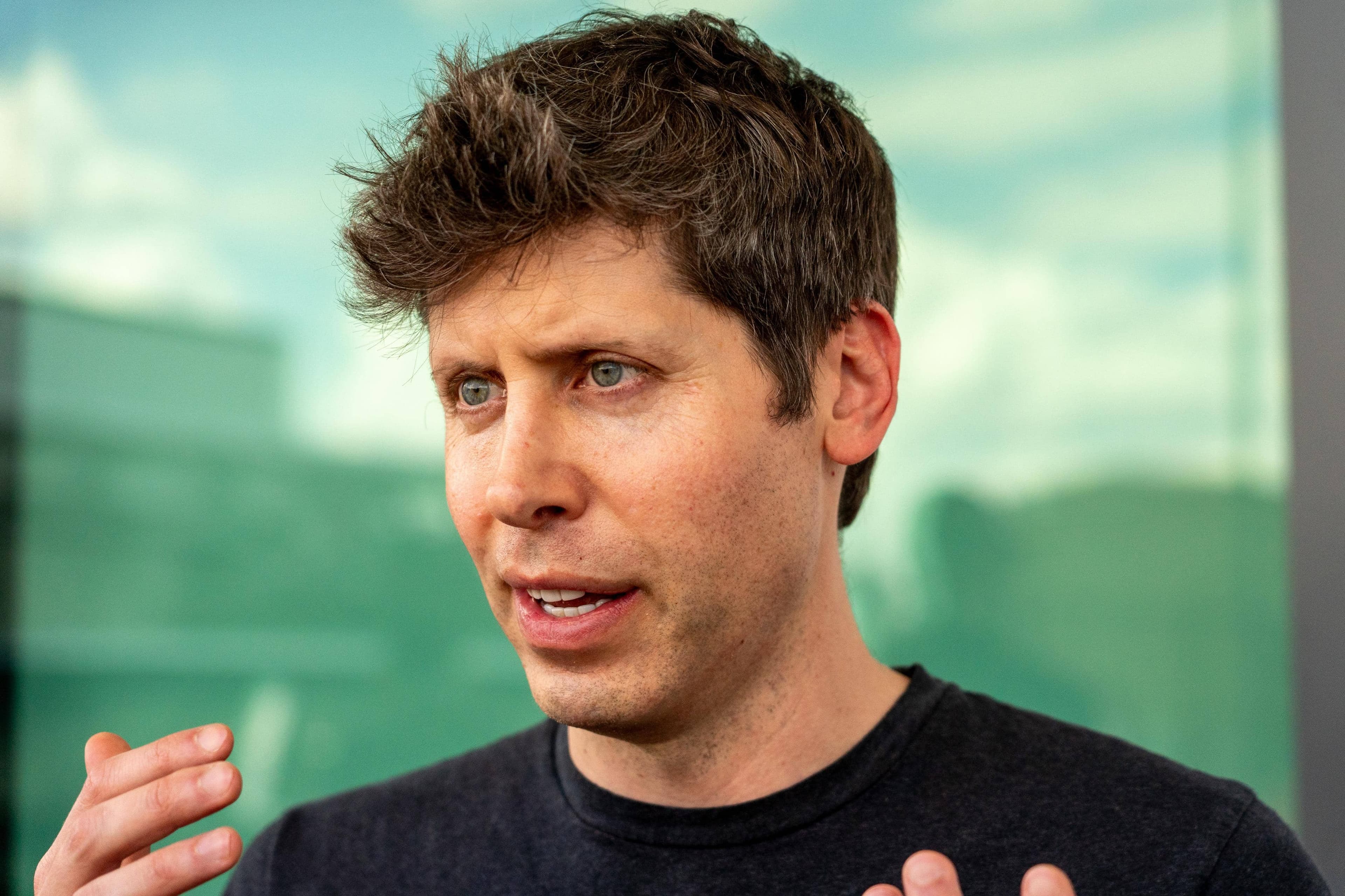 Sam Altman sounds the alarm: ChatGPT needs a turbo boost!