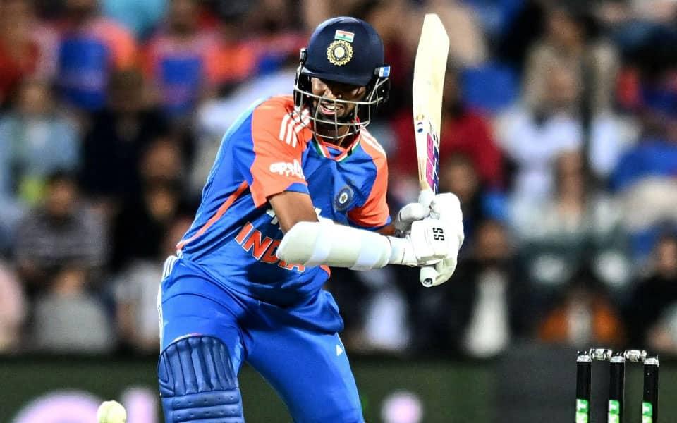 Ashwin says Sundar should bowl, not just sit and wait