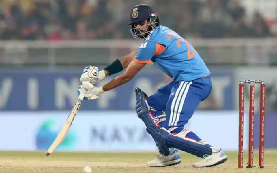 Uthappa ka sawaal: Axar ko No.3 bhejna kya sahi tha?