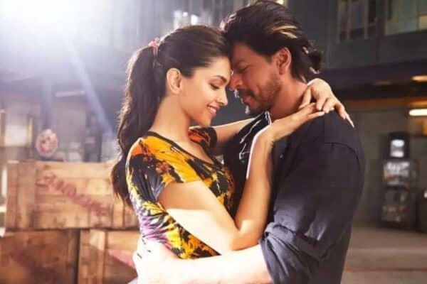 Shah Rukh-Deepika Kissing Video: Total Fake News, Folks!