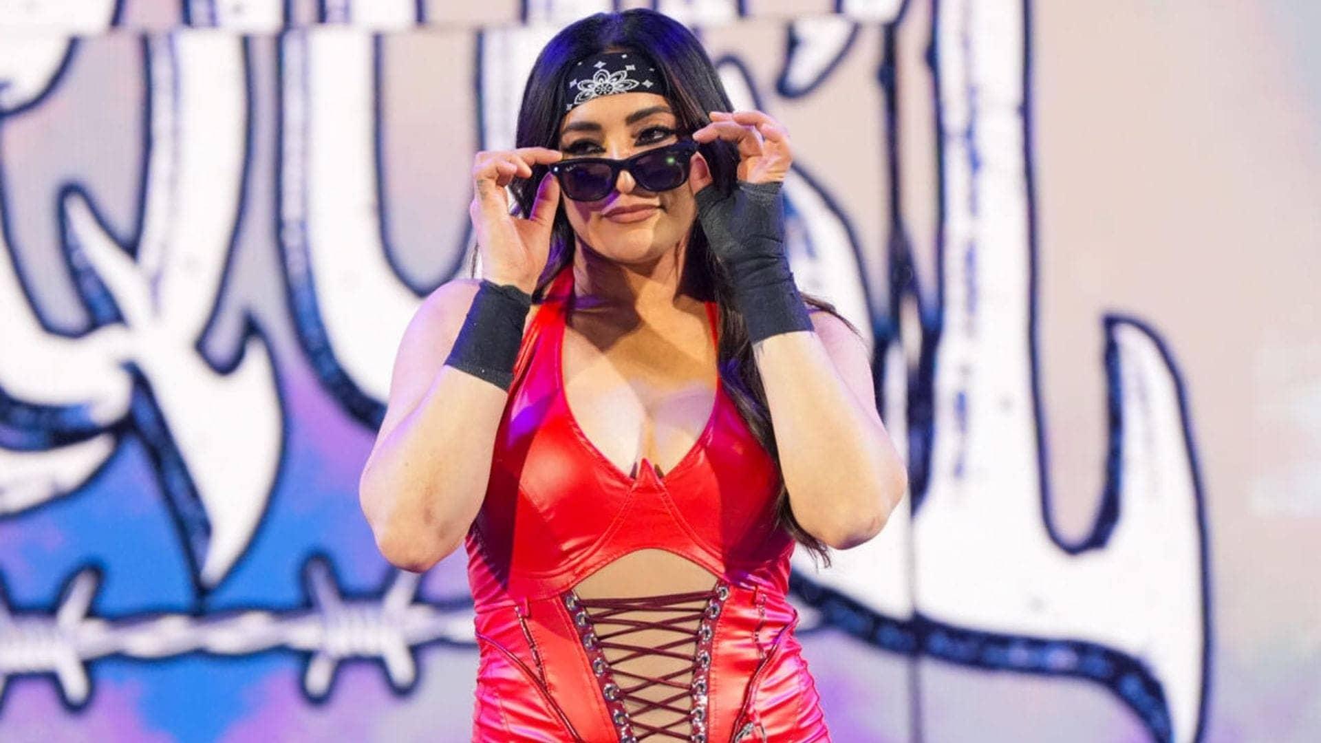 Raquel Rodriguez Ambushes Stephanie Vaquer on WWE RAW - Incredible!