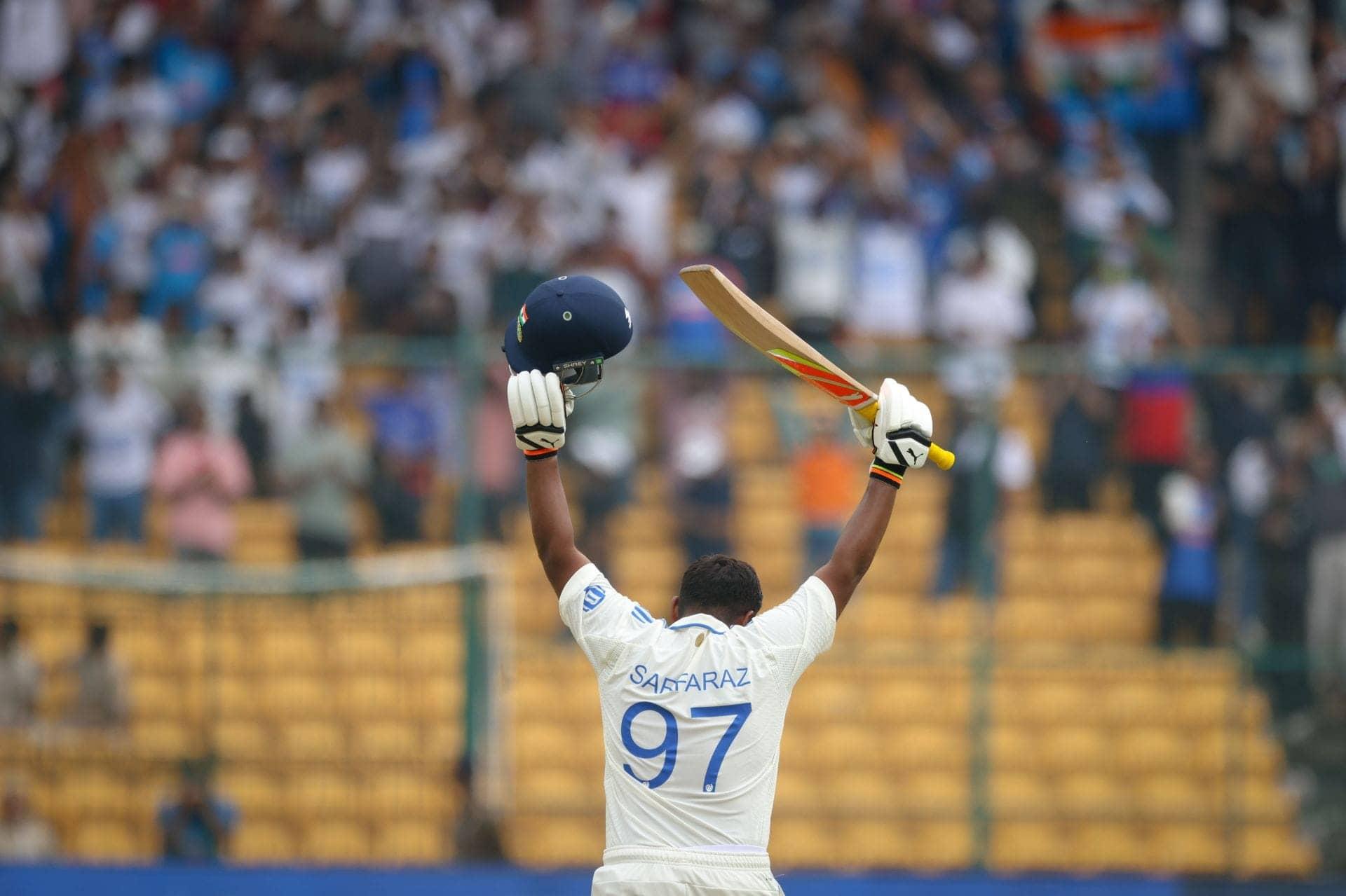 Suryakumar Yadav ne Sarfaraz ka jersey pehna, kya baat hai!