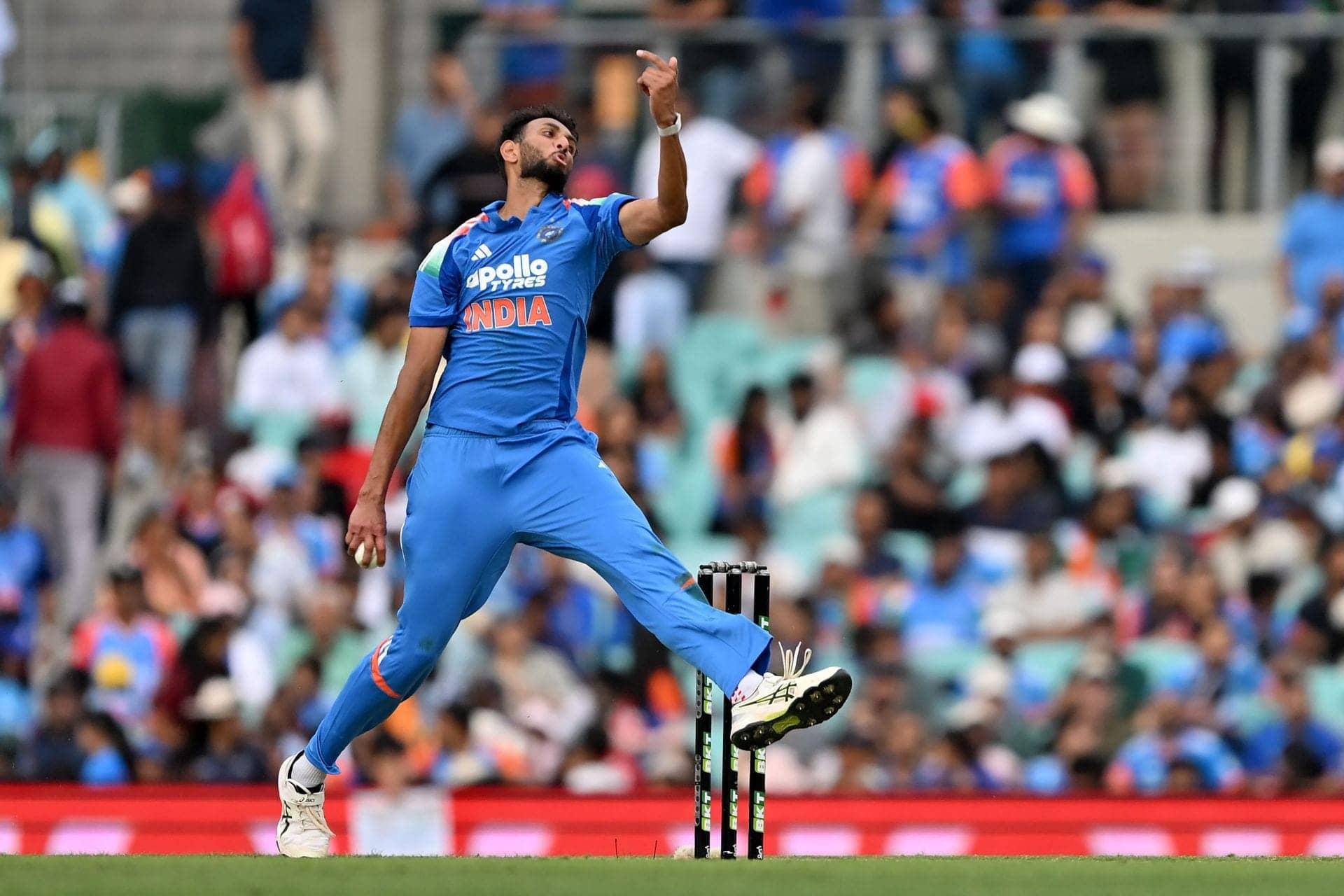 Prasidh Krishna's Smooth Comeback: Dismisses Mitchell in Style