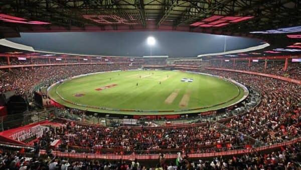 RCB Chhodta Chinnaswamy, Khelne Jayega Do Naye Maidanon Pe