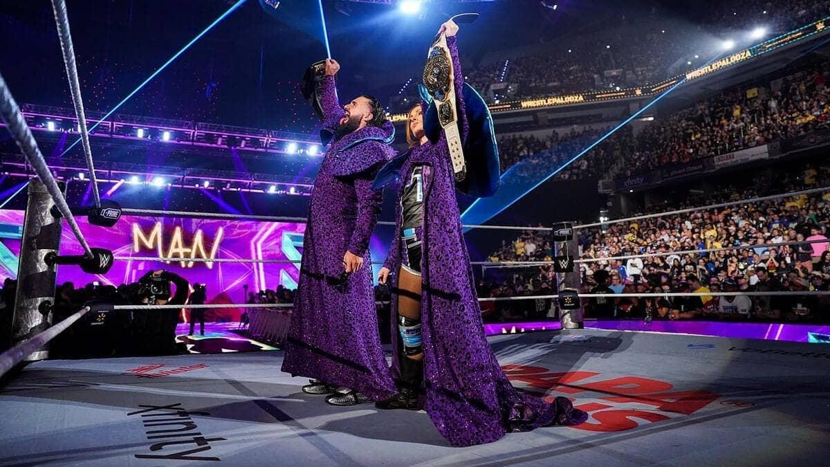 Becky Lynch chills with Bron Breakker, Rollins' rival, fo' shizzle