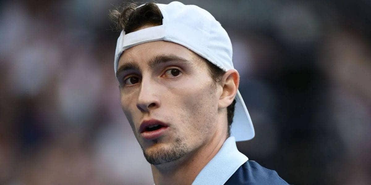 Ugo Humbert Checks Phone: Match-Fixing or Just Distracted?