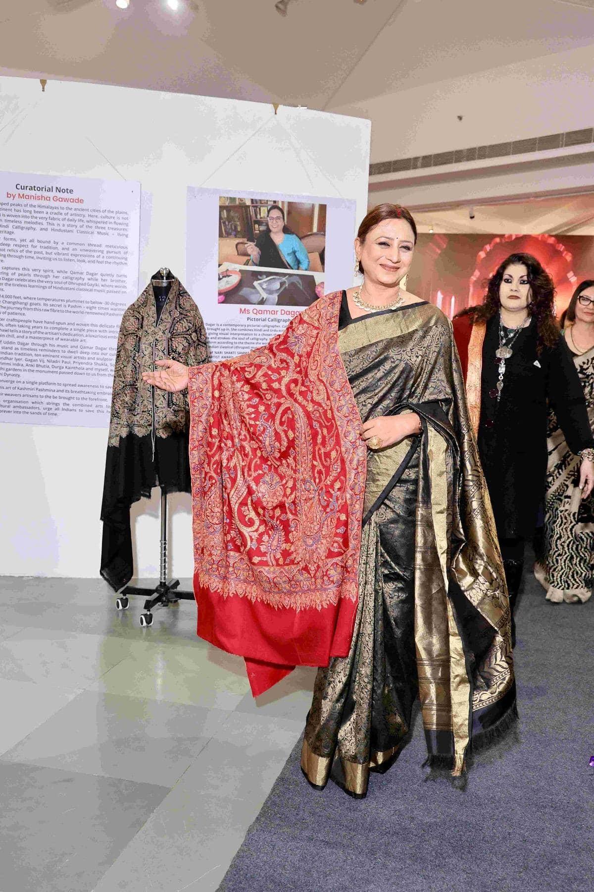 Pashmina Shawls: The Ultimate Luxury You Need Now