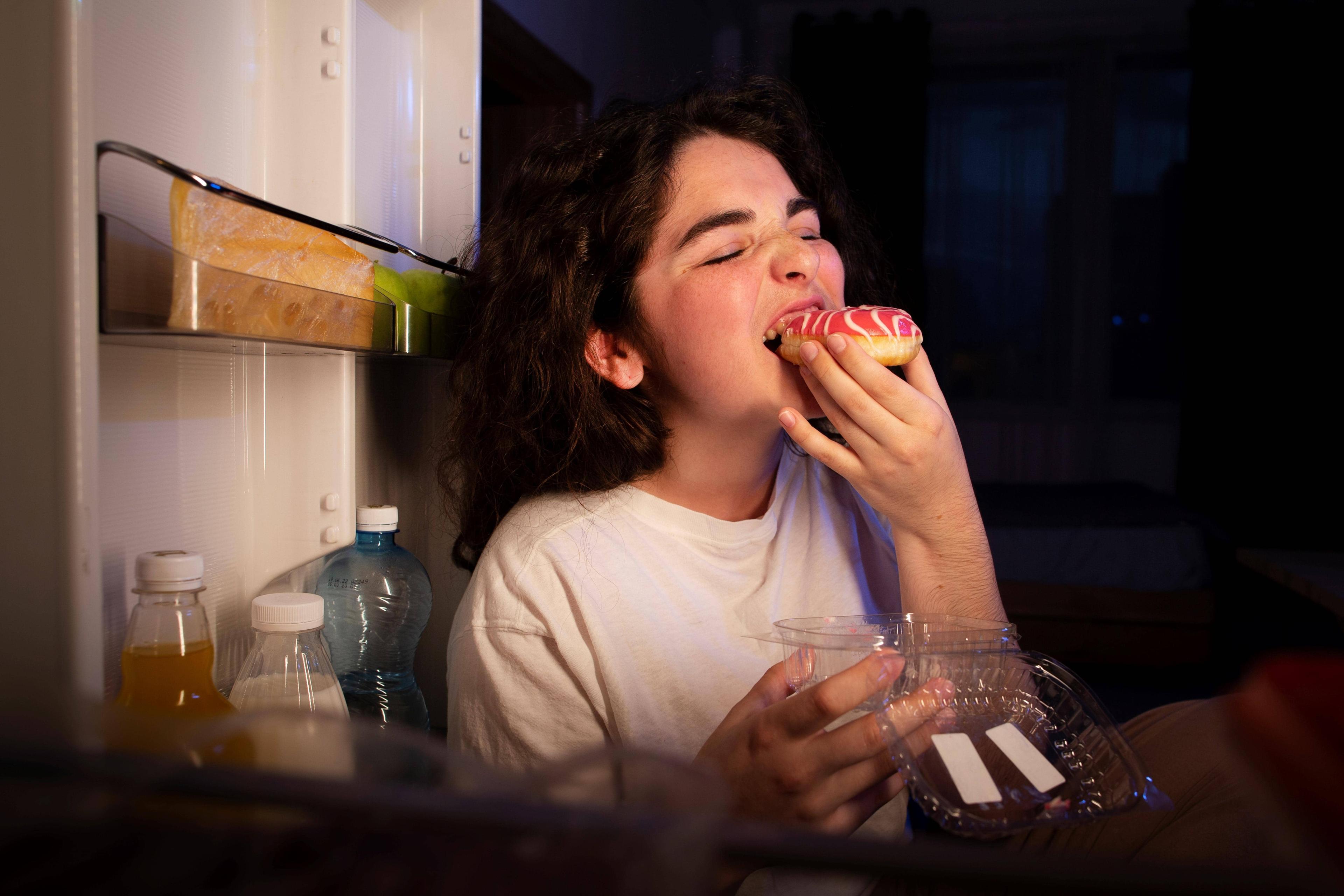 Midnight Snacks: The Brain Disaster You Can Avoid!