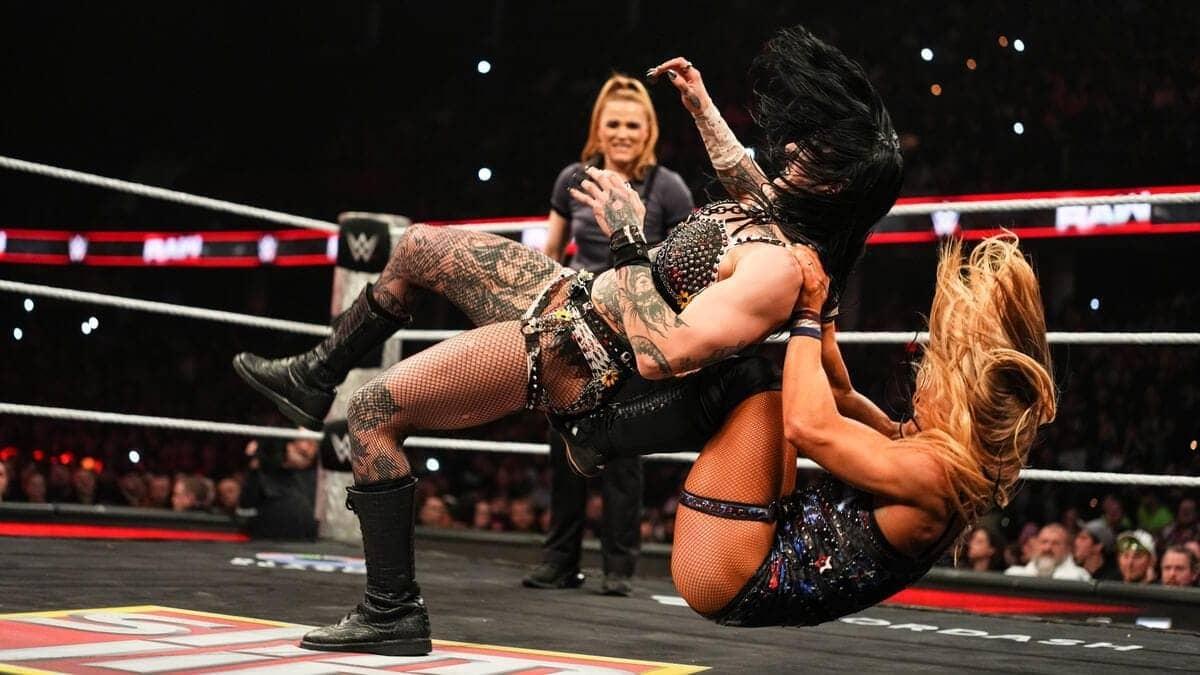 Rhea Ripley di WWE RAW te botch, shayari da chakkar!