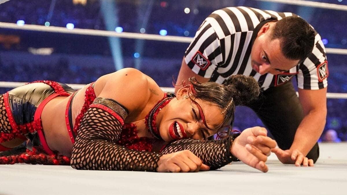 Bianca Belair ki surgery, *comeback* ka *raaz* hai *parda*!