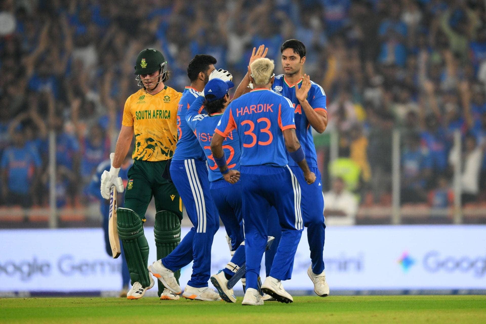 Shivam Dube delivers the smackdown on Brevis in T20 clash