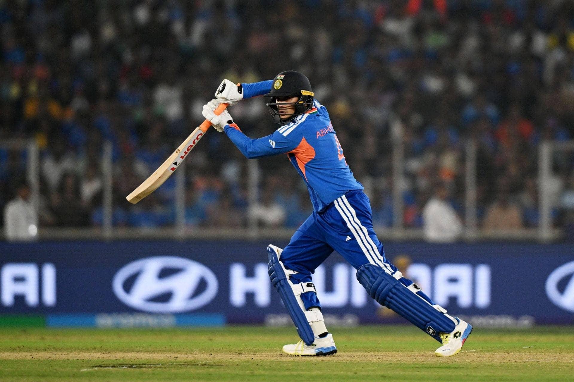 Faf’s Winning Advice: Outsmart Your Rivals, Abhishek!