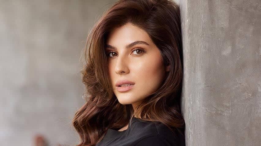 Elnaaz Norouzi: Fitness Is Discipline, Not Just a Look