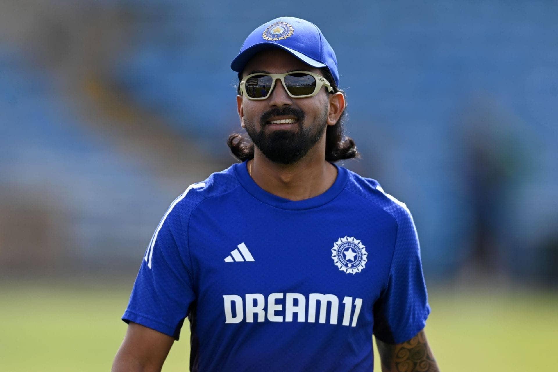 KL Rahul rolls his arm over during Day 5 of Ranji Trophy 2025-26 Final [Watch]