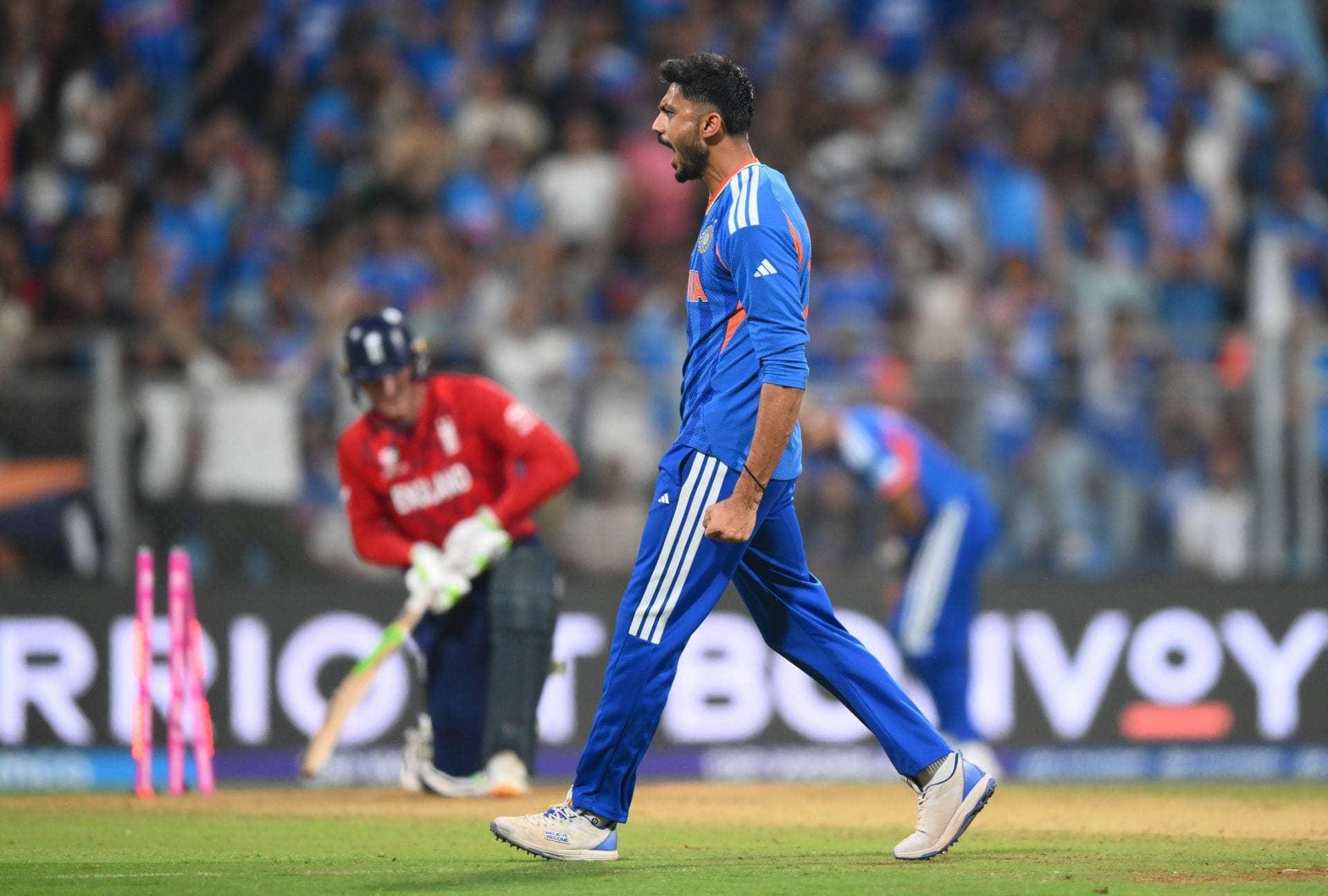 Axar ne Banton ko chakkar diya, Wankhede mein dhamaka!