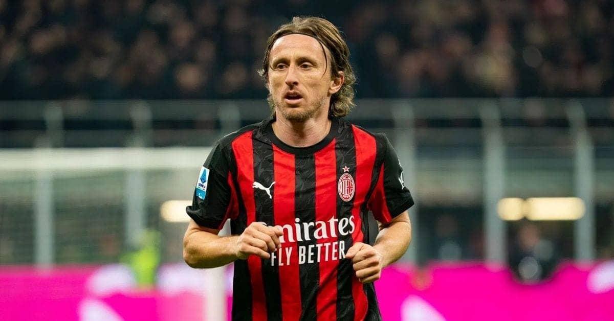 Luka Modric laughs off Real Madrid return rumors