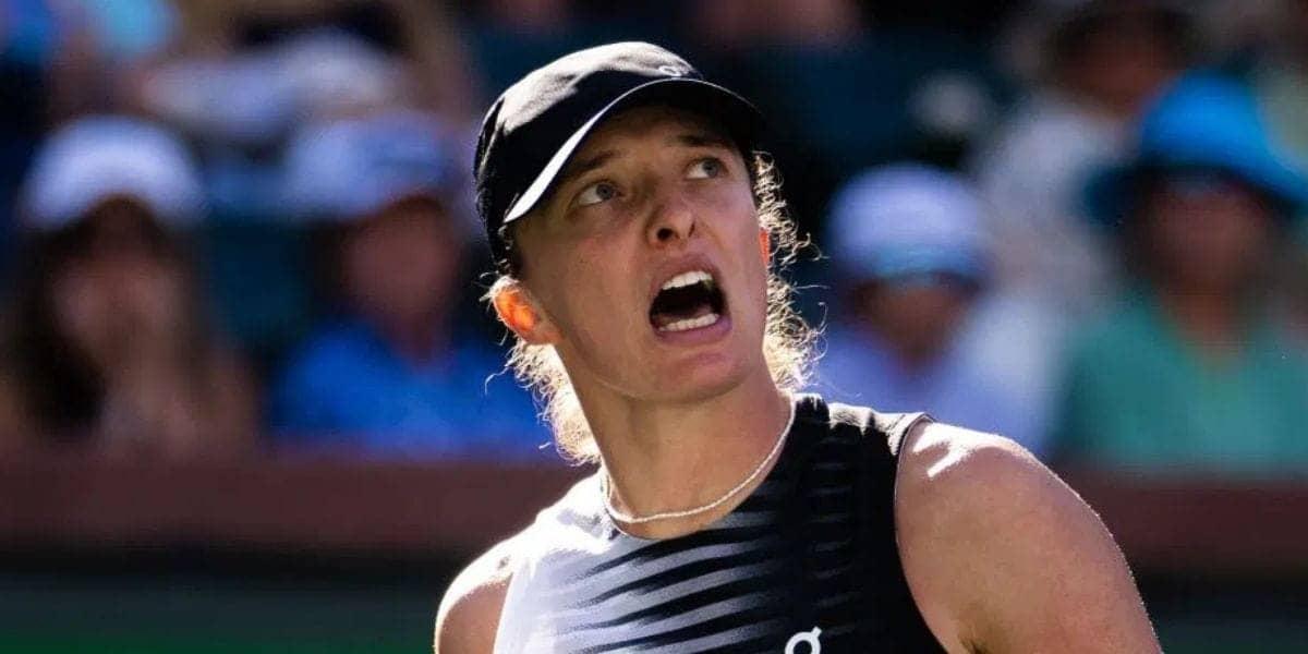 Iga Swiatek Goes Bonkers: Towel Smashing and Team Tantrum!