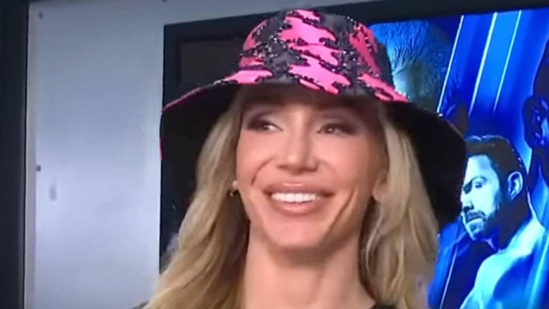 Charlotte Flair Roasts R-Truth's Bald Head on SmackDown