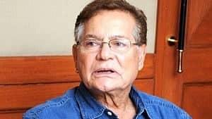Salim Khan Leaves Hospital, Fans Celebrate His Return Home