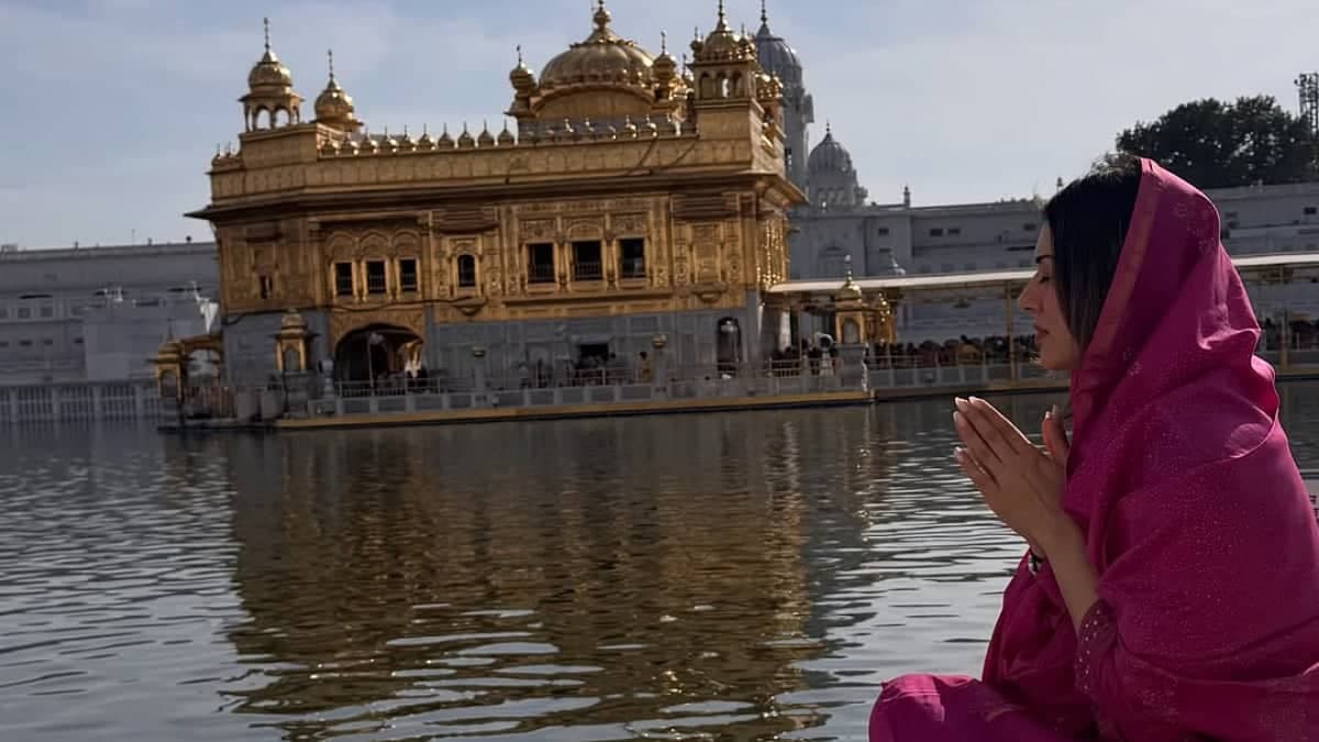 Hansika Motwani's Golden Temple Visit After Divorce Shenanigans