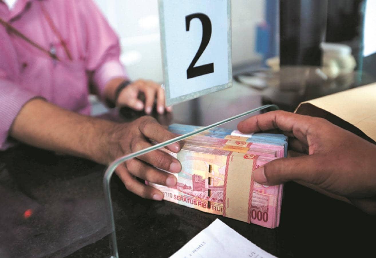 India's Forex Reserves Slip: Down $7 Billion This Week