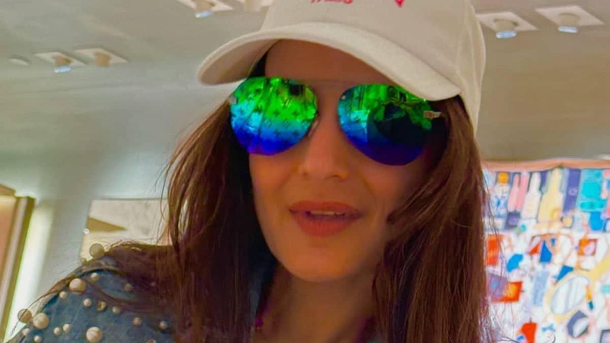 Ameesha Patel Pulls a Houdini at Kolhapur Beauty Awards