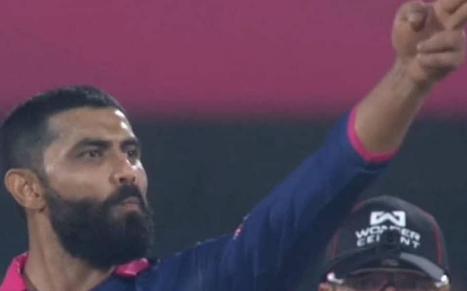 RR ne CSK ko dhoya, memes ki duniya mein tsunami aa gaya!