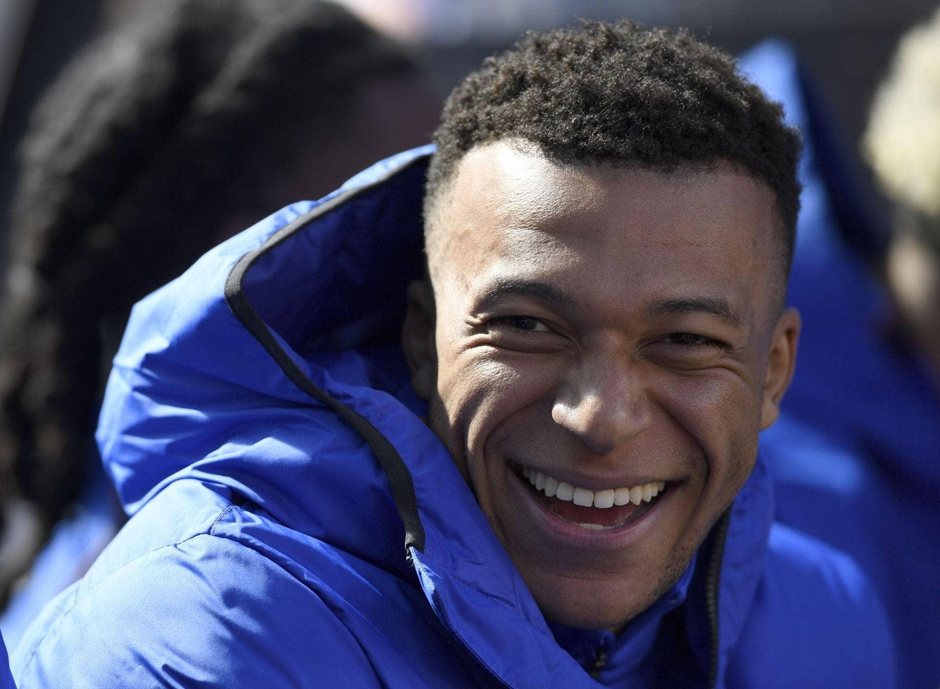 Kylian Mbappe ka NBA se 10 din ka contract ka mazak!