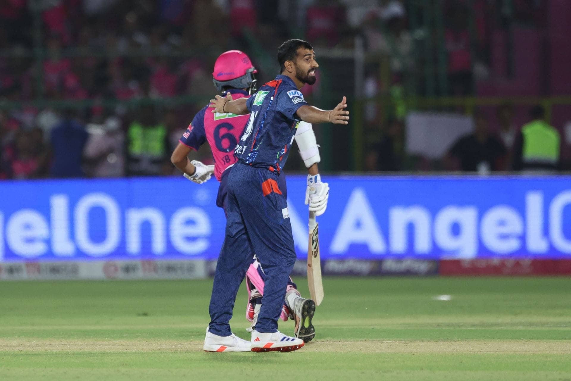 Prince Yadav ne Axar ko golden duck se chhodi, Capitals ka haal bura!