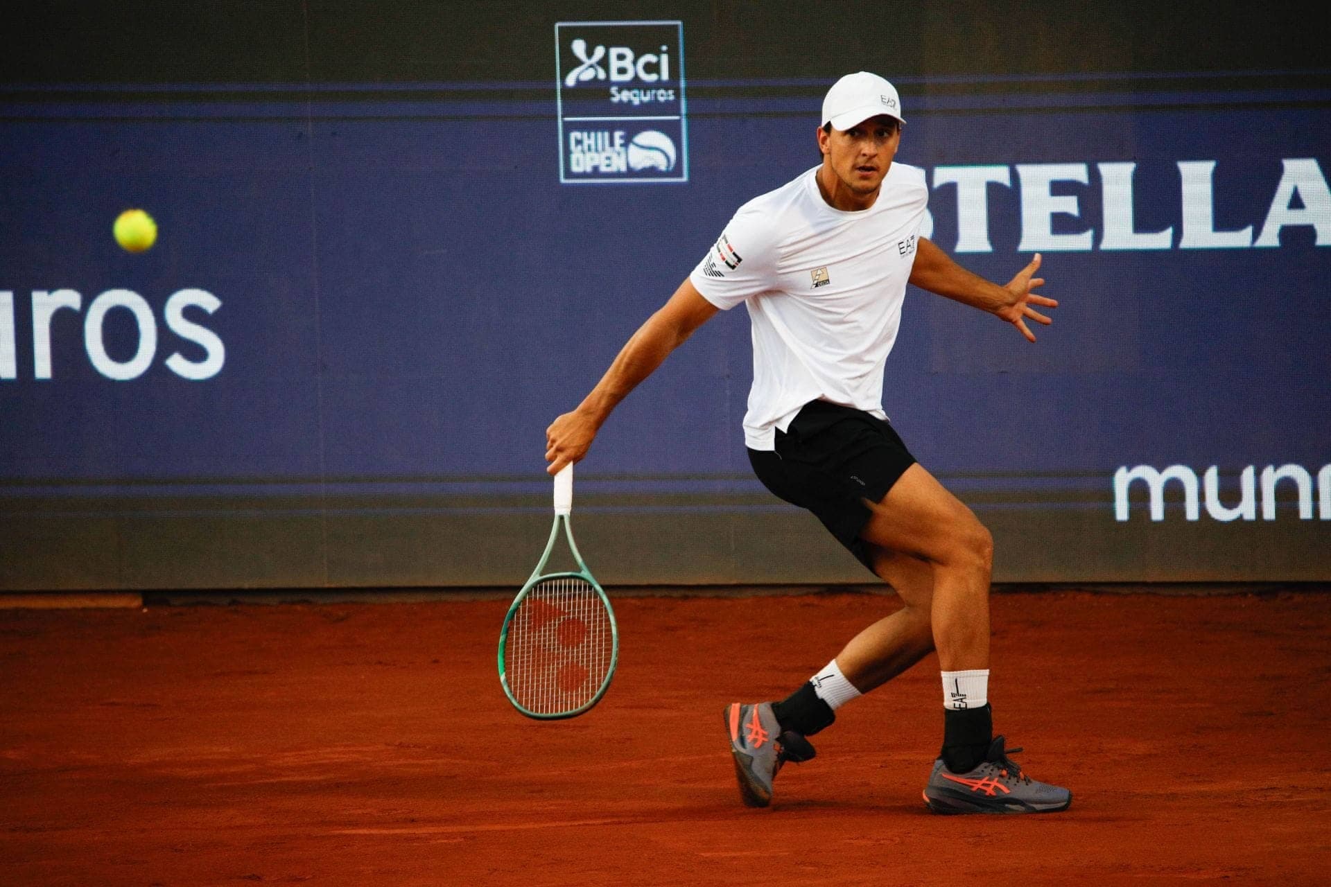 Marrakech clay duel Darderi seeks wizardly edge