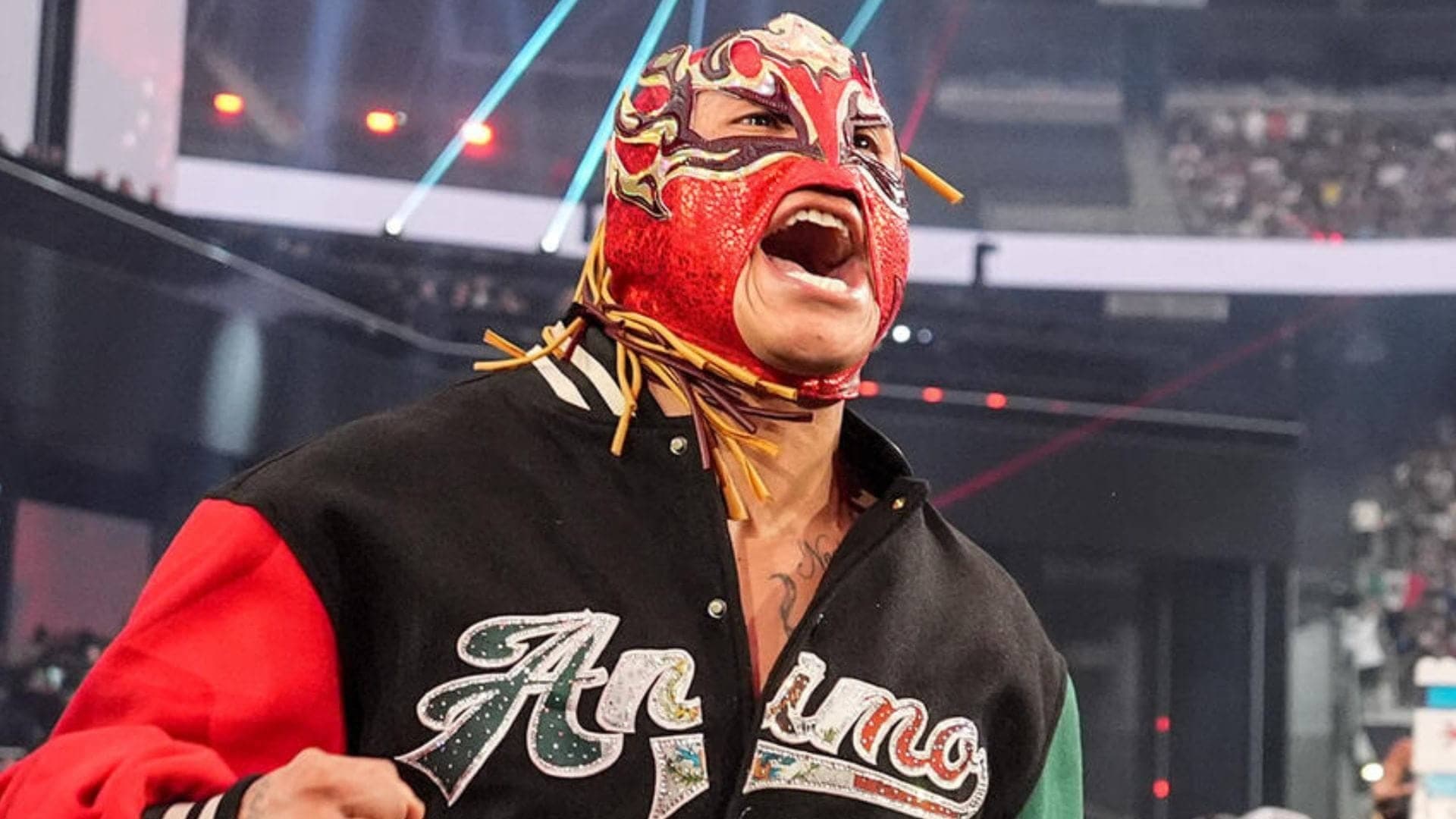 Rey Fenix ne unmasked photo se kiya jazbaat ka izhar
