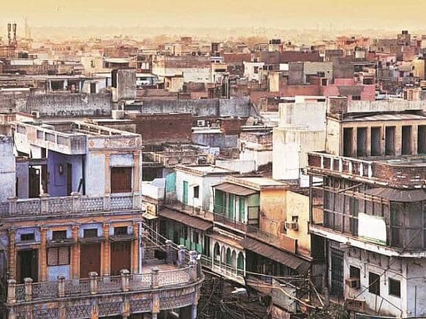 Dilli ne diya ghar ka haq, ab khud ki zameen ka maza!