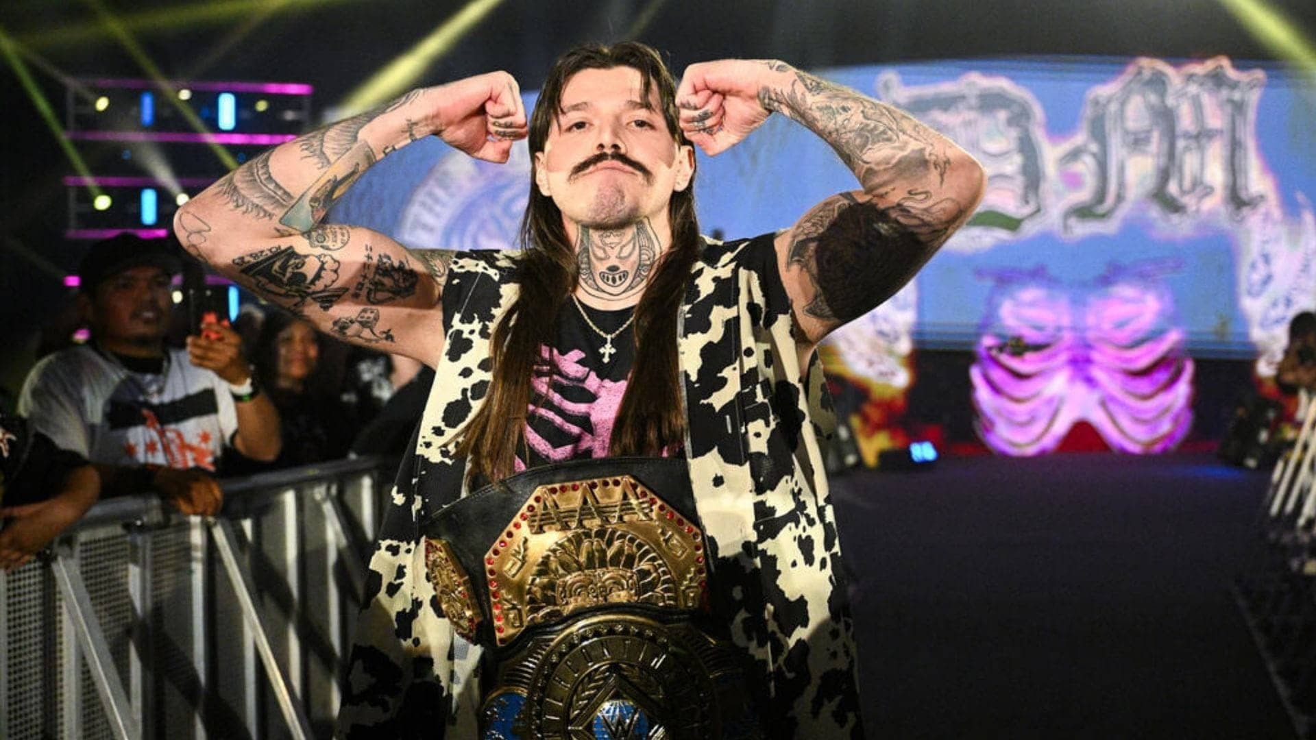 Dominik Mysterio ko mila special gift, SmackDown ka dhamaka!
