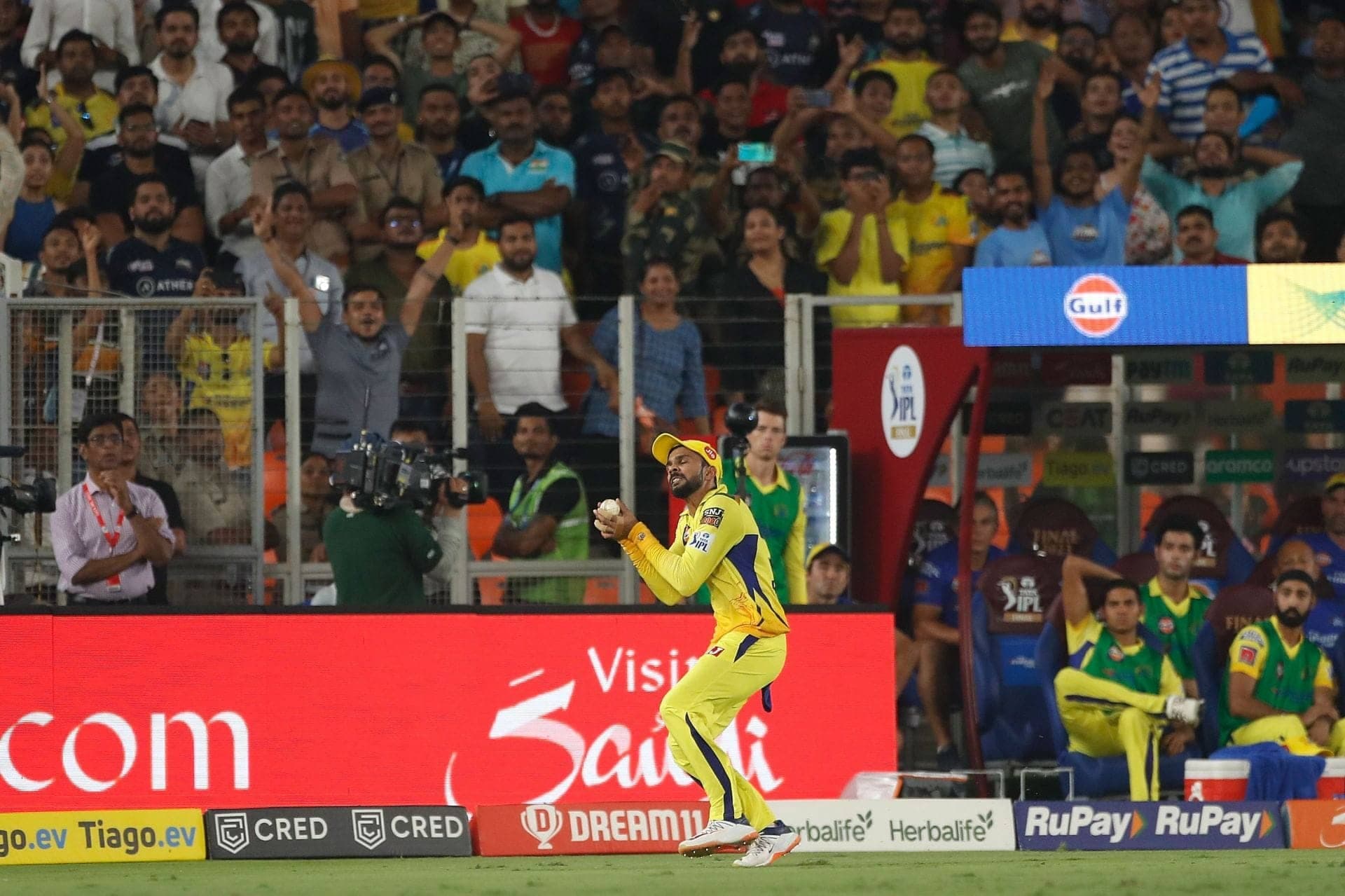 Ruturaj Gaikwad's Epic Diving Catch Sends Travis Head Packing!