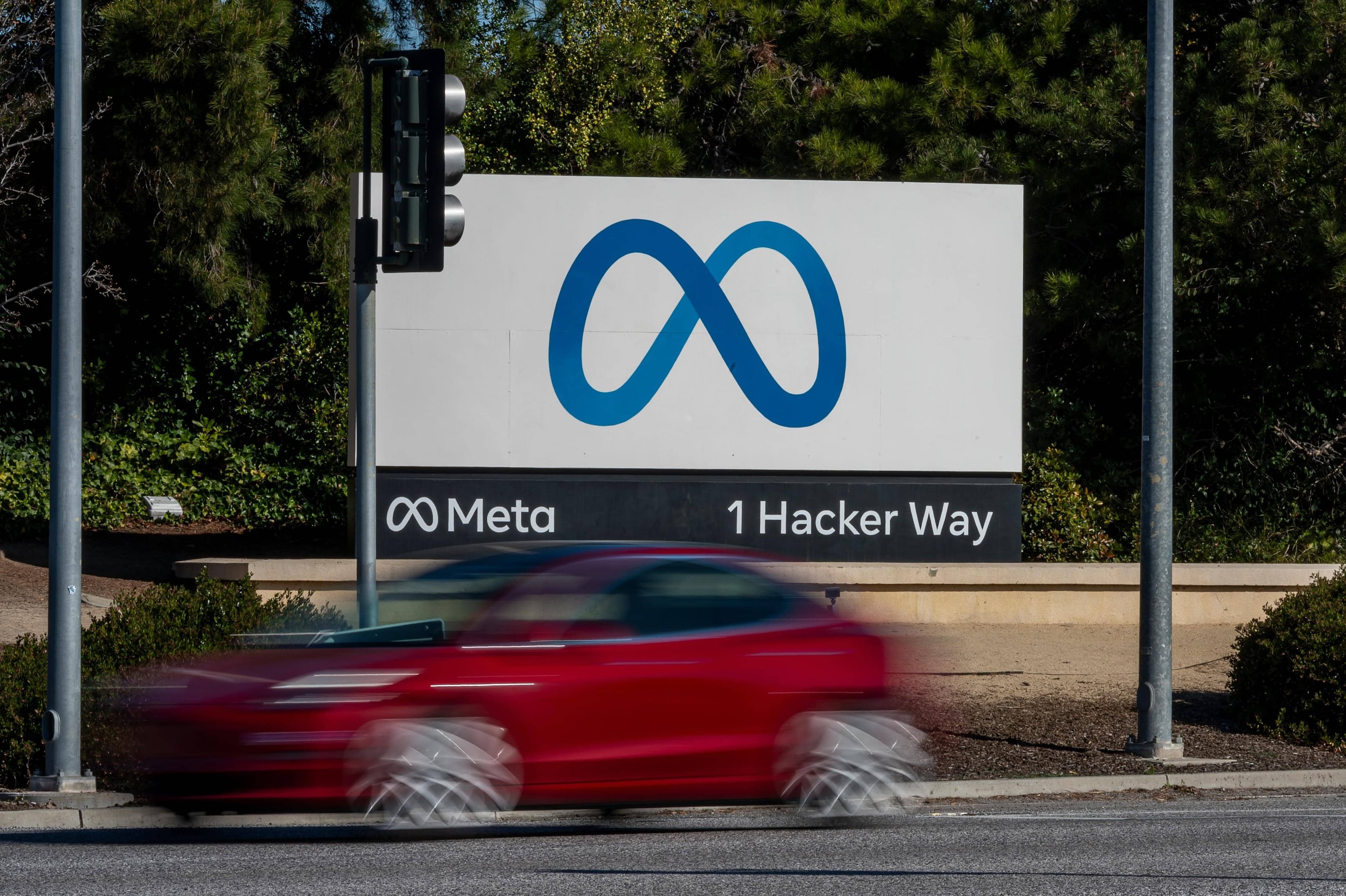 Meta and Microsoft Plot Job Cuts: 23,000 Roles at Risk