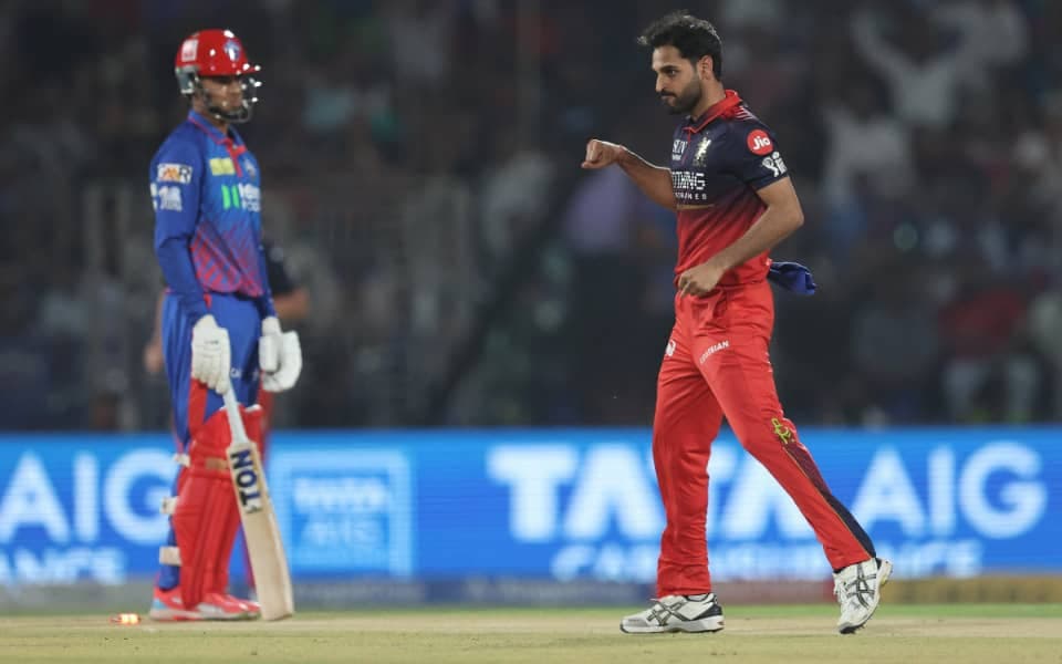 Delhi Capitals' Batting Meltdown Turns Fans into Comedians