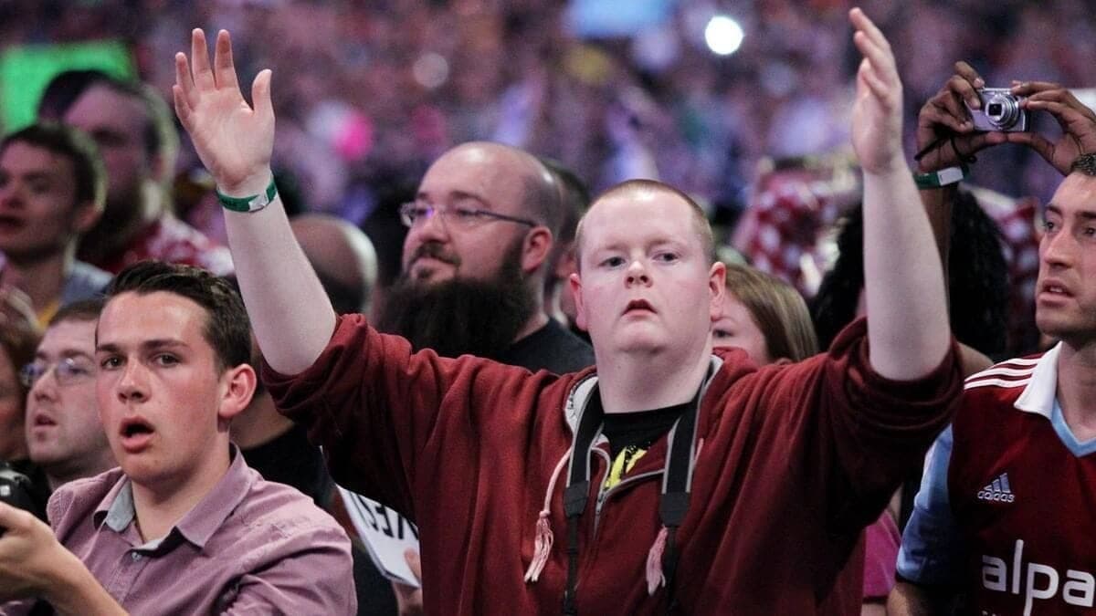 "F**king gross man" - WWE destroyed by fans for what they did with female star