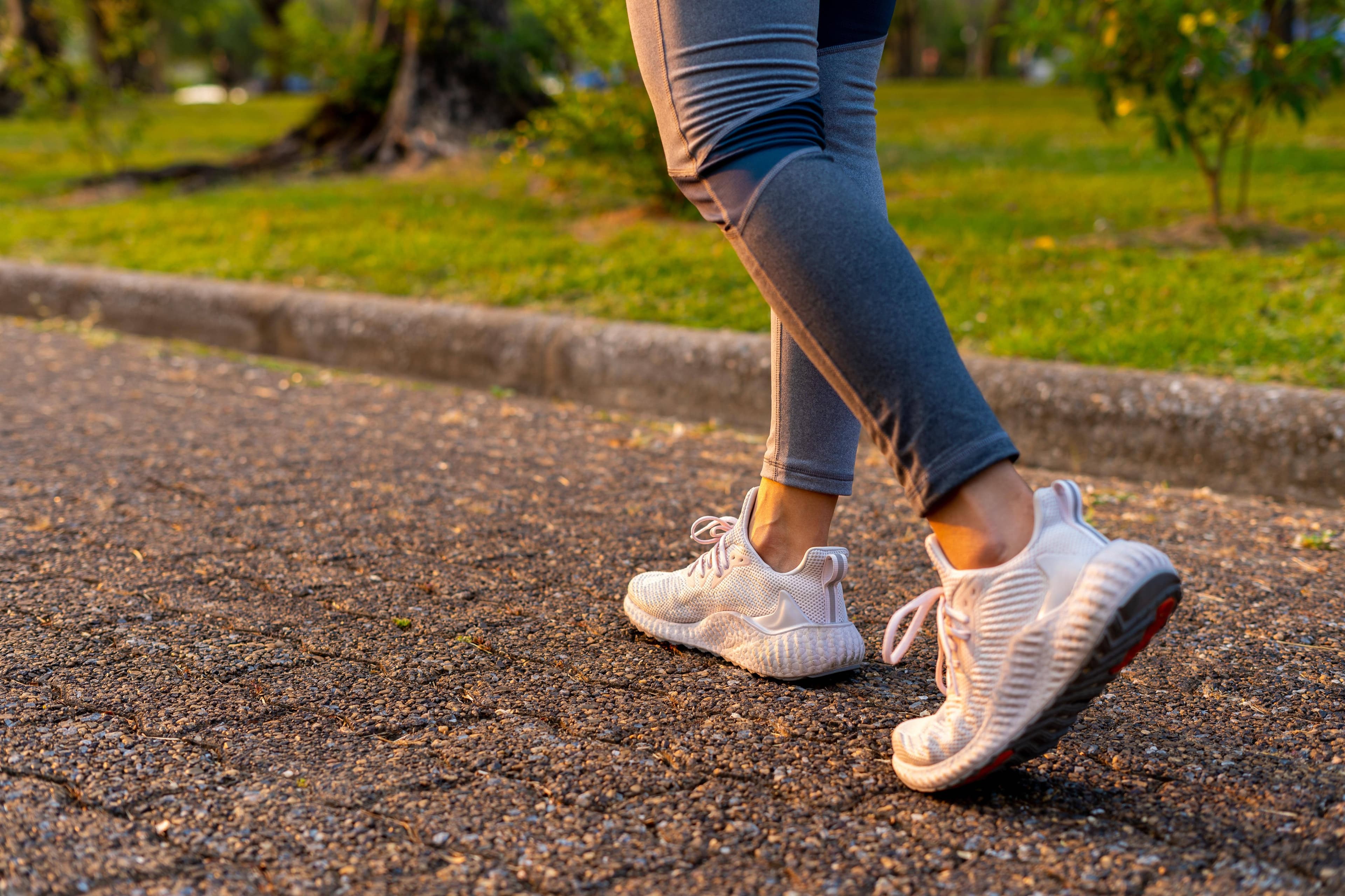 Walking 10,000 steps daily: When it helps and when it harms your joints