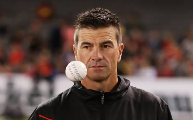 Simon Helmot Waves Goodbye to Melbourne Renegades Family