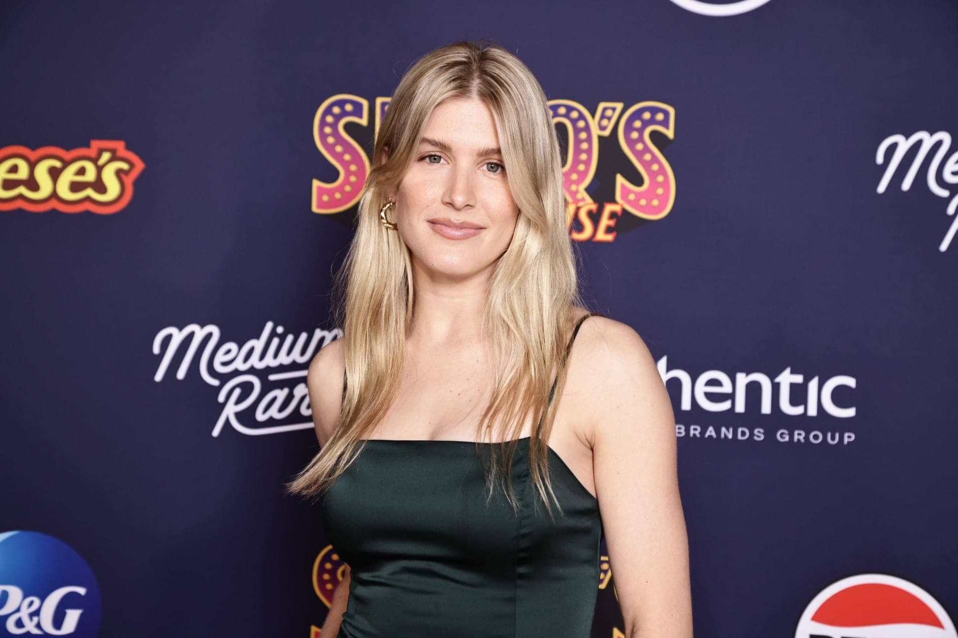 Eugenie Bouchard's Wild Week: Beach, Pickleball & Secret Admirer