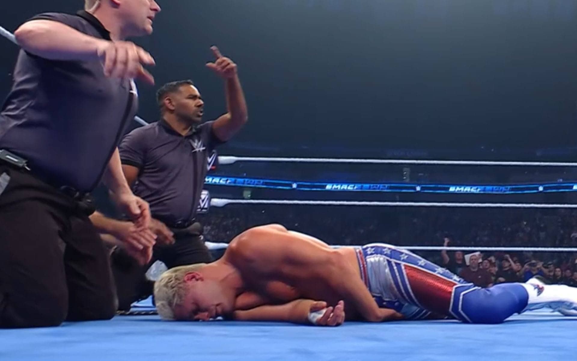 Cody Rhodes Gets Choked Out by Gunther on SmackDown!